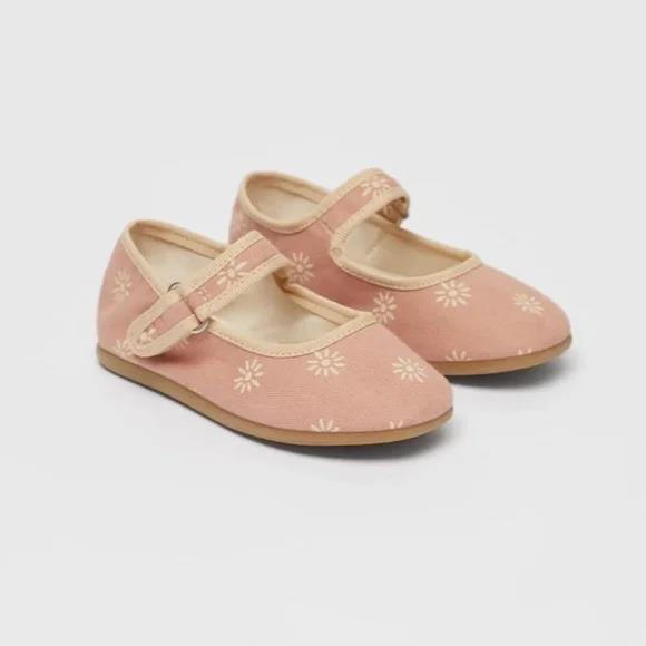 NWT Zara girls floral Cotton Mary Jane shoes usd45